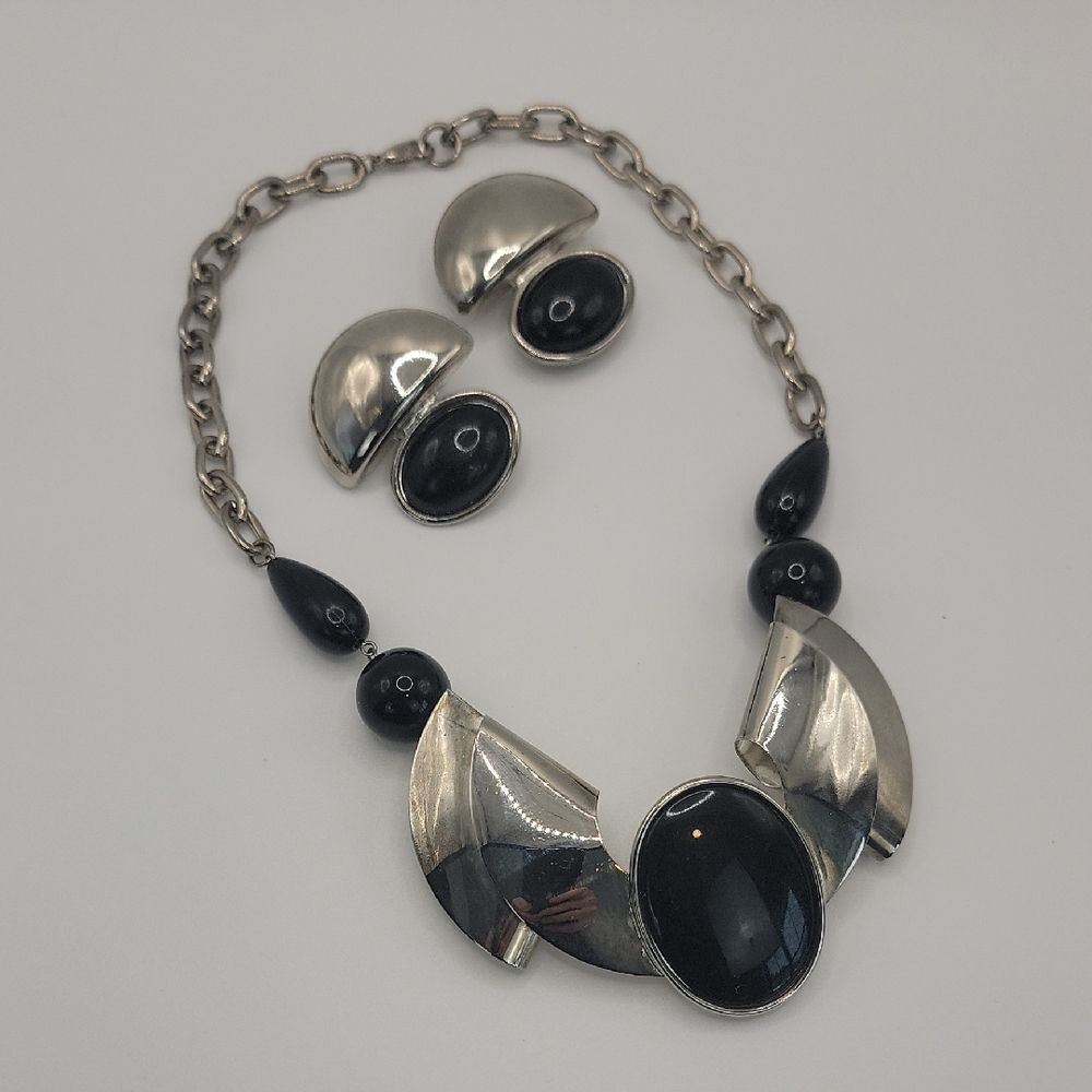 Vintage Modernist Necklace and Earrings Set Fashion Jewelry Size Choker 16"